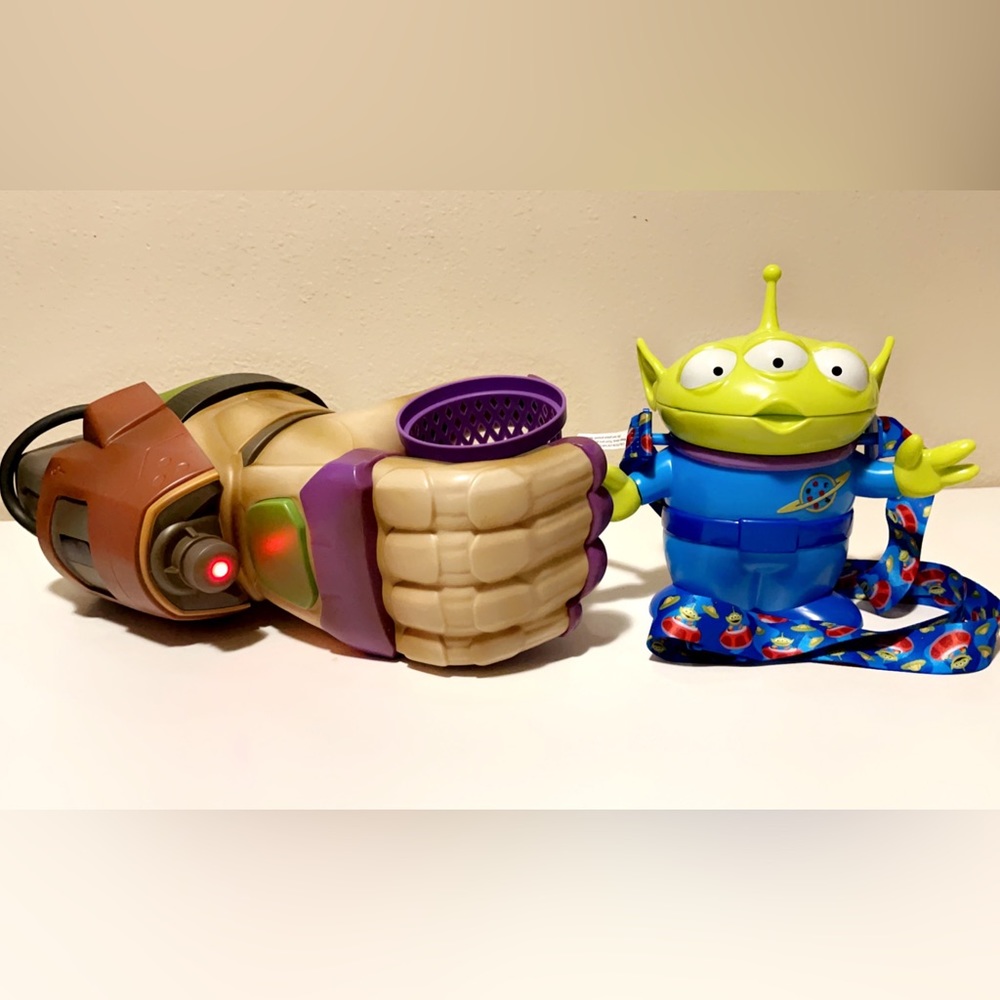 Disney Lightyear Drink Holder & Alien Sipper